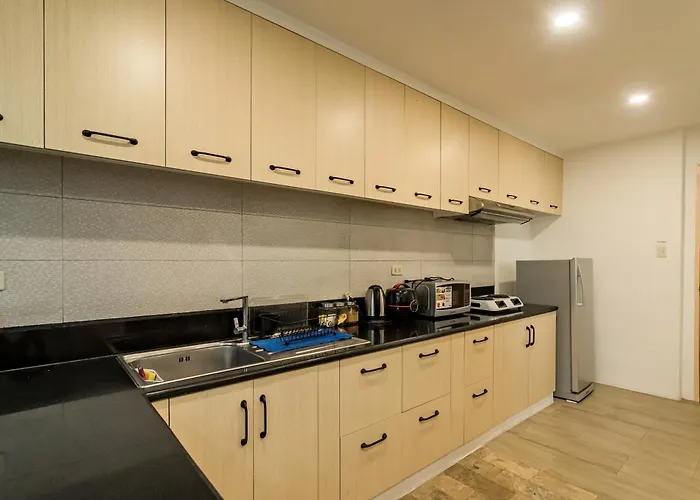 Modern 4br House With Billiards,ktv,wifi,netflix-10mins From Robinson Mall Hébergement de vacances