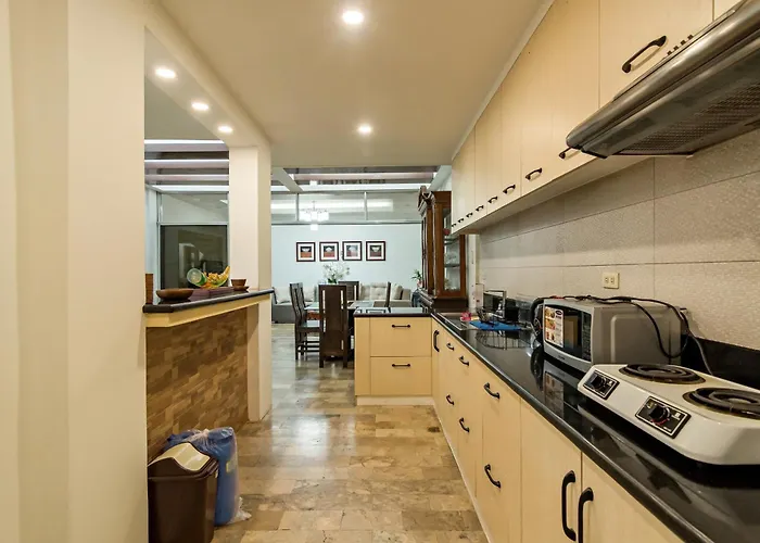 Modern 4br House With Billiards,ktv,wifi,netflix-10mins From Robinson Mall Hébergement de vacances