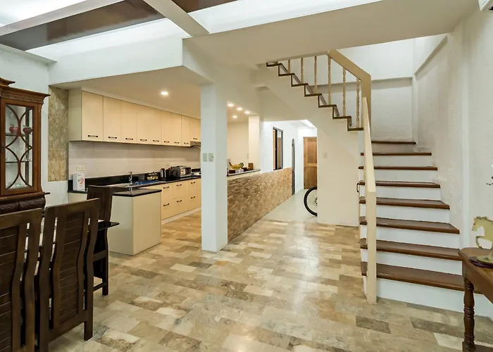 Modern 4br House With Billiards,ktv,wifi,netflix-10mins From Robinson Mall *