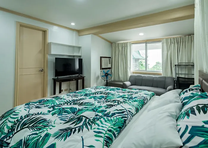 Modern 4br House With Billiards,ktv,wifi,netflix-10mins From Robinson Mall Manille