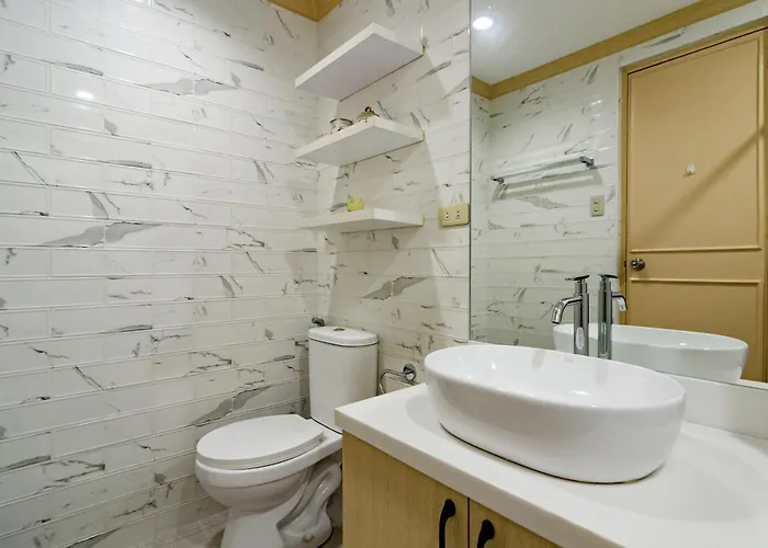 Hébergement de vacances Modern 4br House With Billiards,ktv,wifi,netflix-10mins From Robinson Mall *