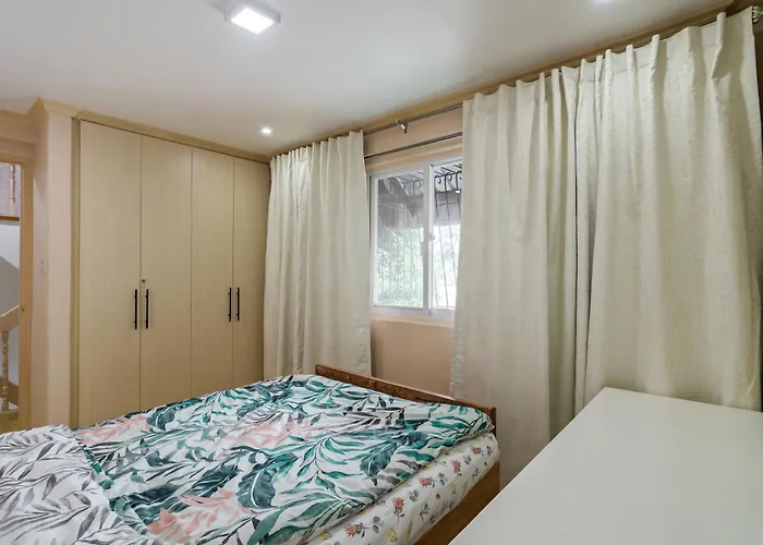 Modern 4br House With Billiards,ktv,wifi,netflix-10mins From Robinson Mall *