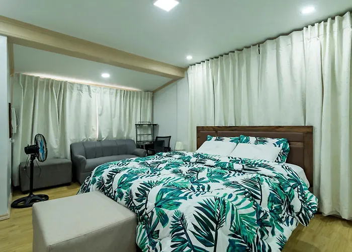 Hébergement de vacances Modern 4br House With Billiards,ktv,wifi,netflix-10mins From Robinson Mall *