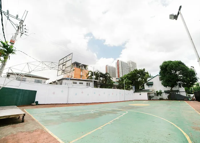 Modern 4br House With Billiards,ktv,wifi,netflix-10mins From Robinson Mall *